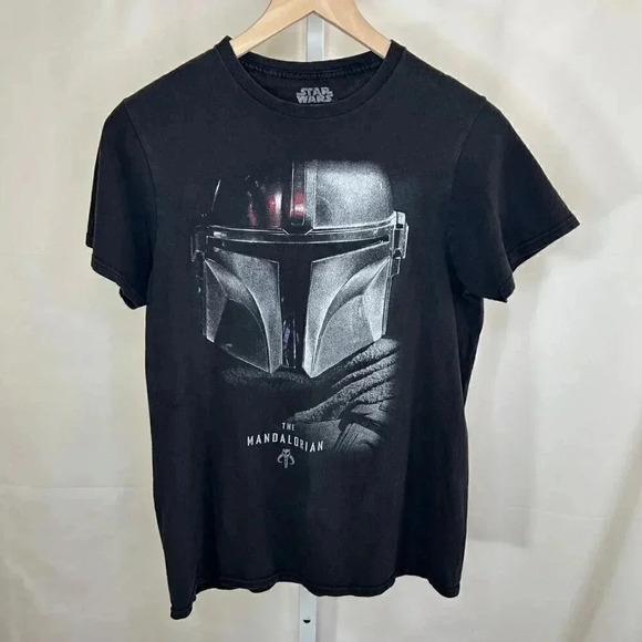 Star Wars The Mandalorian Size Small Short Sleeve Black T-shirt - Picture 1 of 5